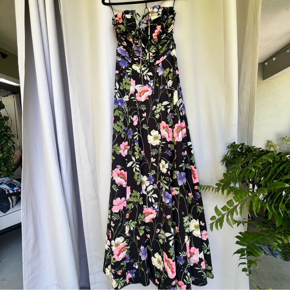 strapless maxi 🌺 corset style front 🌺 floral pattern 🌺 ruched bodice
